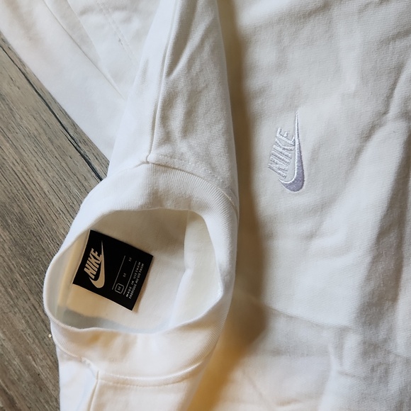 Nike Women's High-waisted Active set with crop top-Medium - Picture 2 of 11